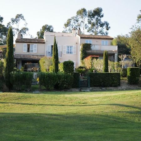 Charmantes Haus Im Golf Club Saint Tropez Buitenkant foto