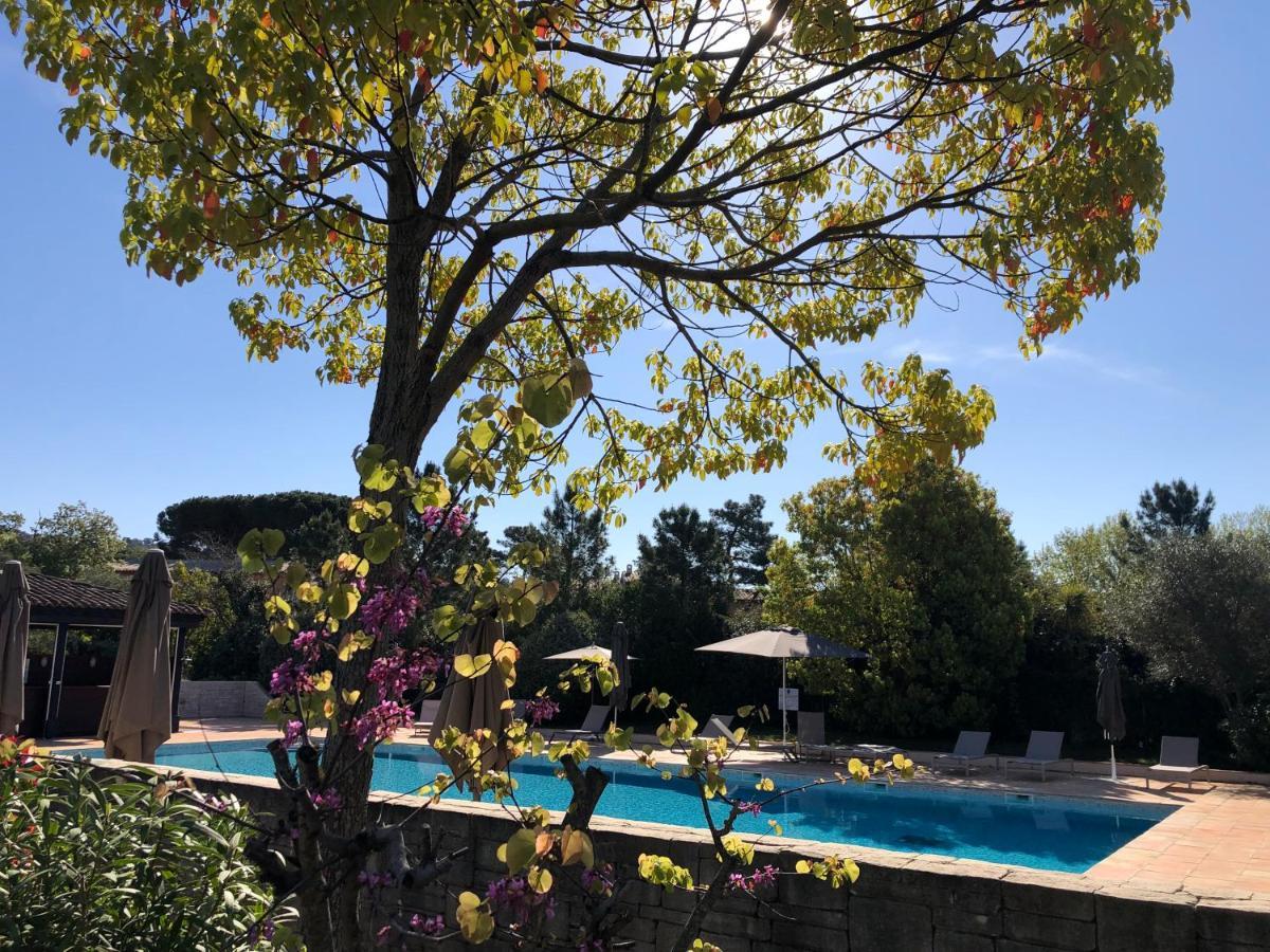 Charmantes Haus Im Golf Club Saint Tropez Buitenkant foto