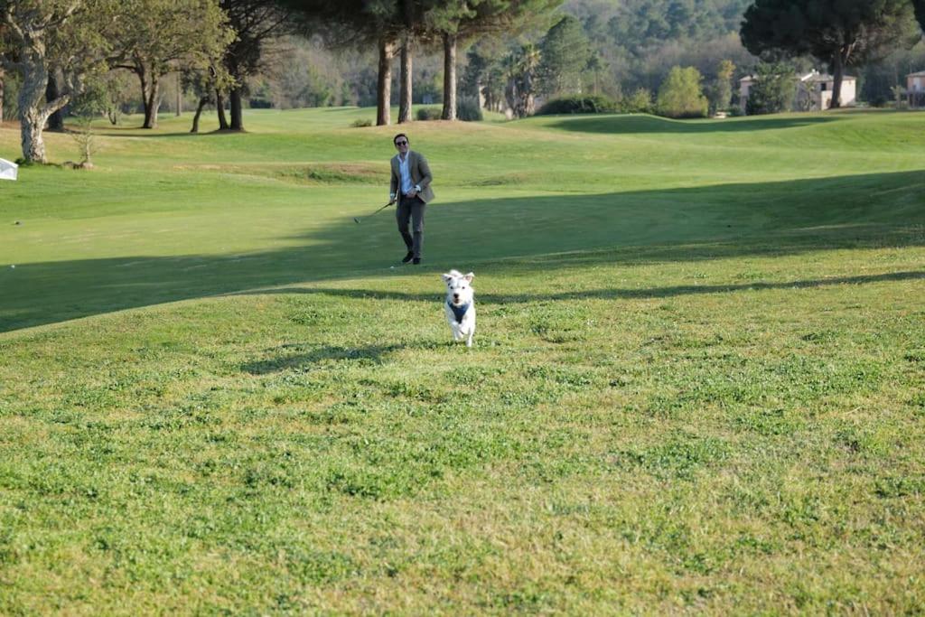 Charmantes Haus Im Golf Club Saint Tropez Buitenkant foto