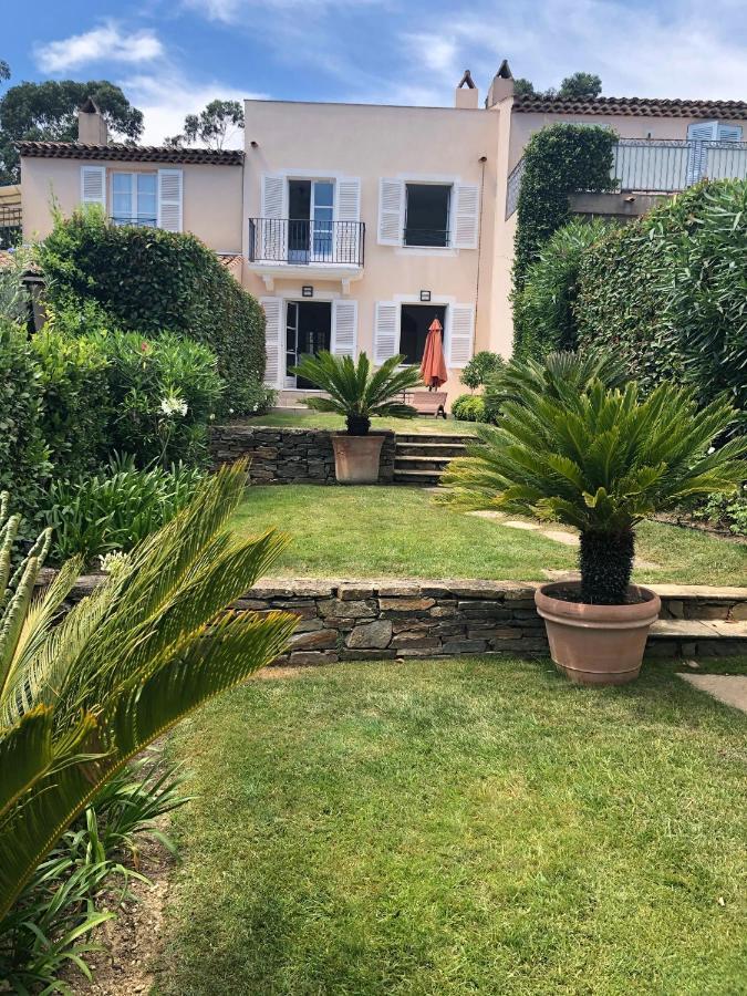 Charmantes Haus Im Golf Club Saint Tropez Buitenkant foto
