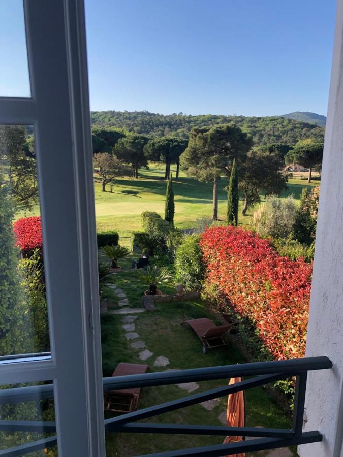 Charmantes Haus Im Golf Club Saint Tropez Buitenkant foto