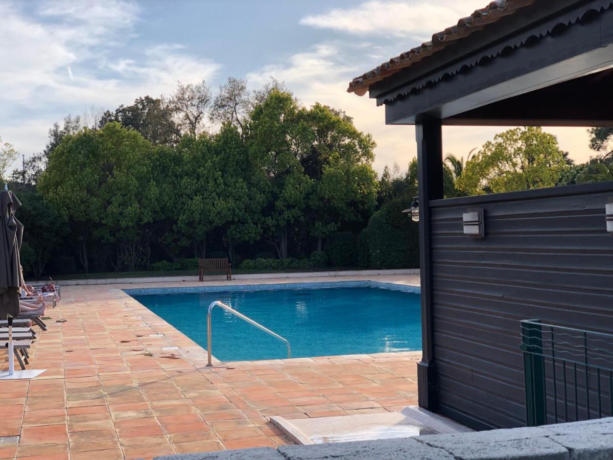 Charmantes Haus Im Golf Club Saint Tropez Buitenkant foto
