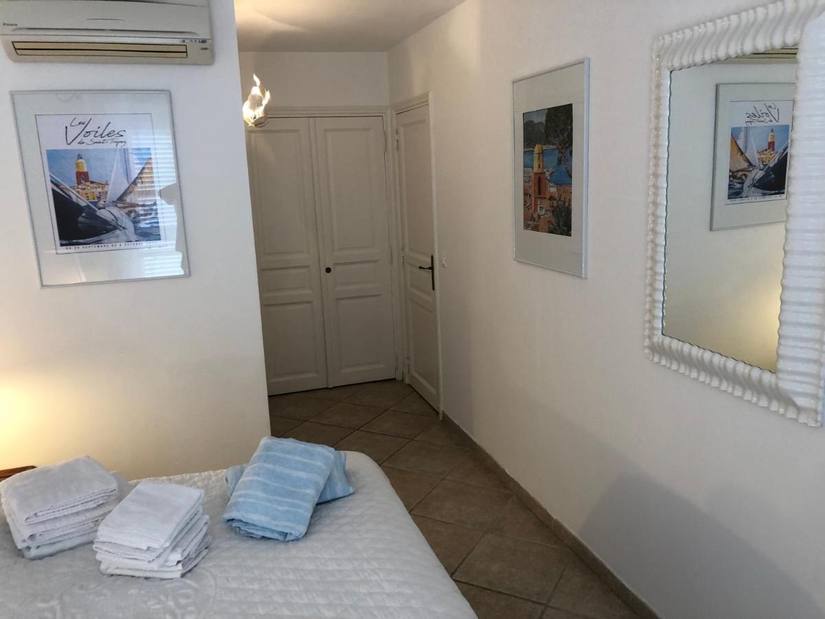Charmantes Haus Im Golf Club Saint Tropez Buitenkant foto